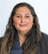 Profile image for Councillor Naheed Ejaz